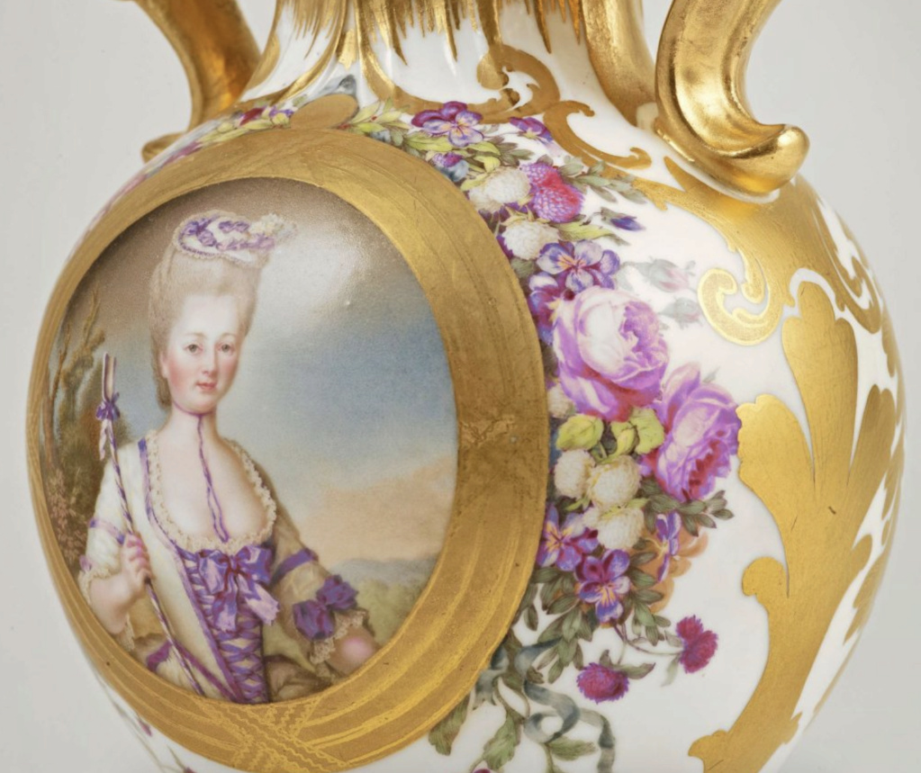 Le premier vase en porcelaine de Sèvres acheté par Marie-Antoinette en 1774 Capt3353
