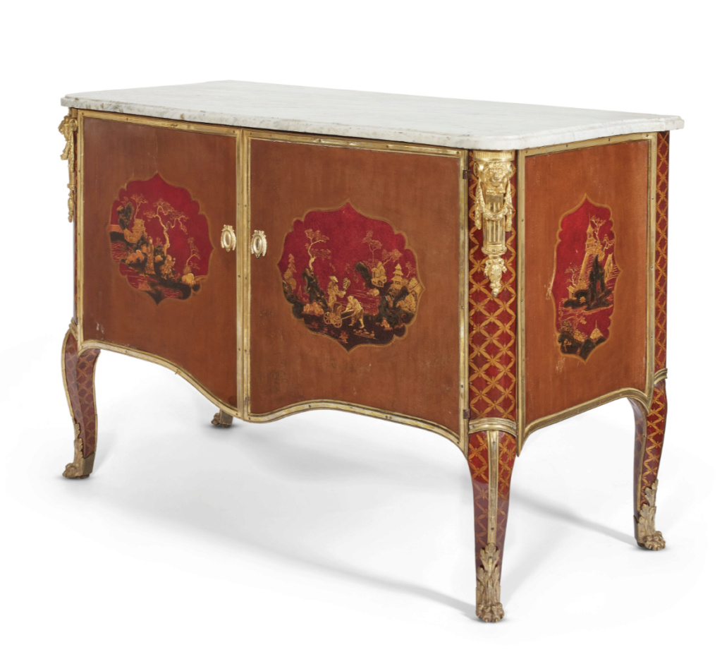 Mobilier du XVIIIe siècle décoré de tôle peinte et vernie Capt4369