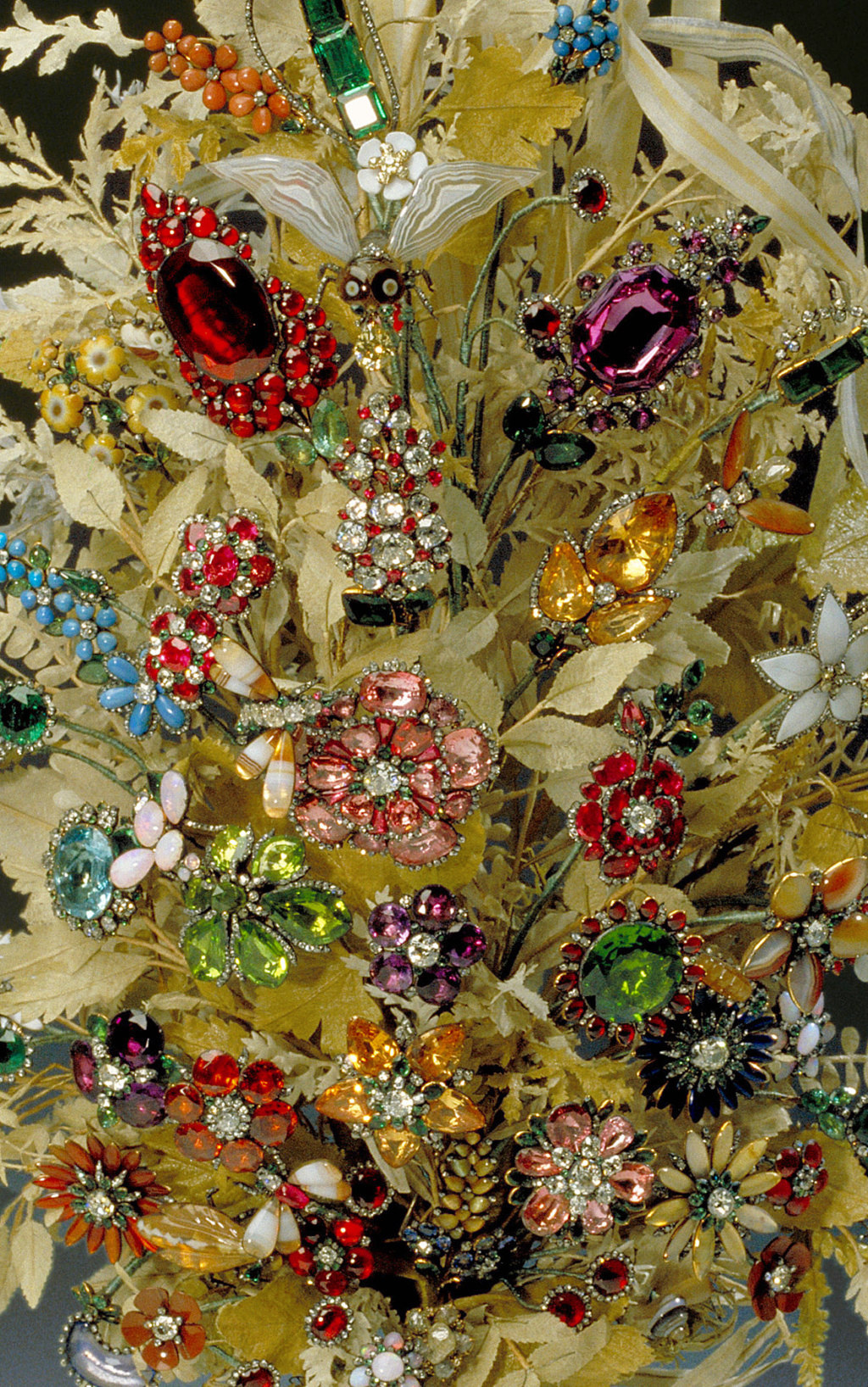 Le diamantaire-joaillier Jérémie Pauzié (1716 - 1779) : la couronne impériale de Russie et les bouquets de fleurs en pierres précieuses Edelst10