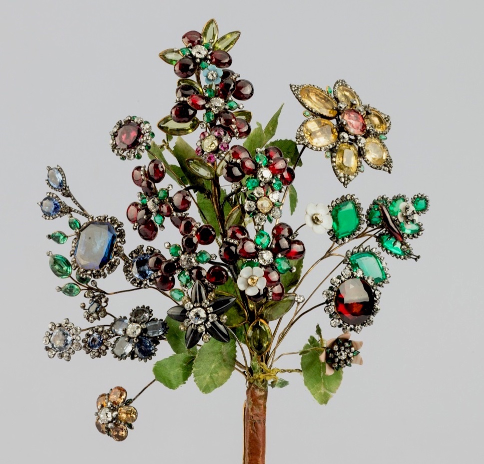 Le diamantaire-joaillier Jérémie Pauzié (1716 - 1779) : la couronne impériale de Russie et les bouquets de fleurs en pierres précieuses Efcdbc10