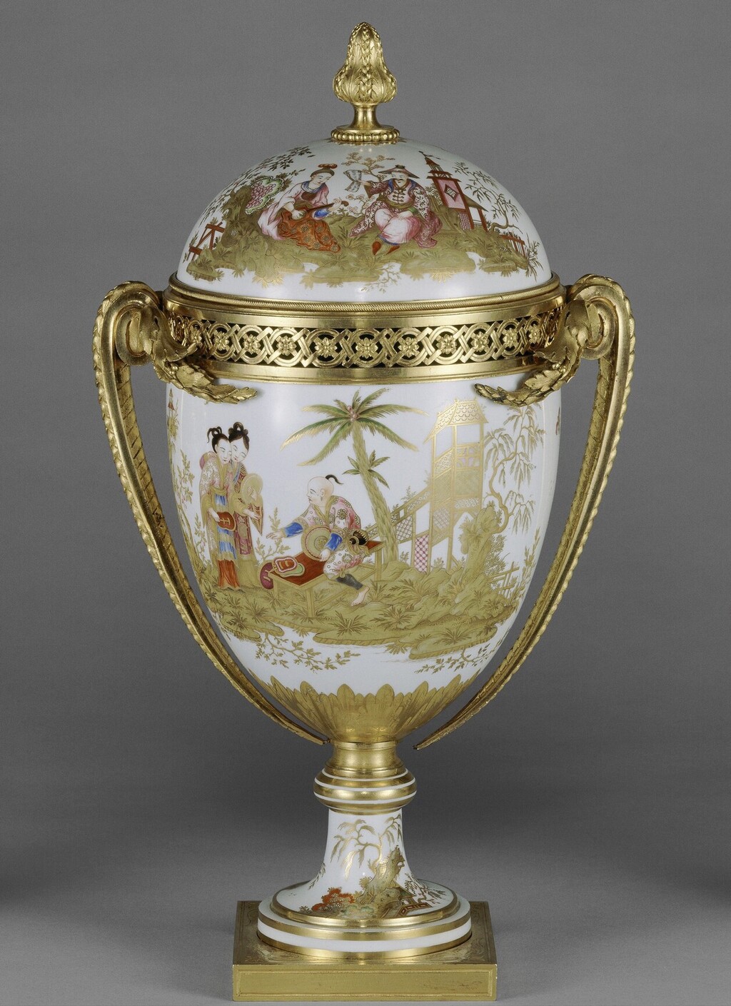 Les vases "oeuf" en porcelaine de Sèvres du XVIIIe siècle Image312