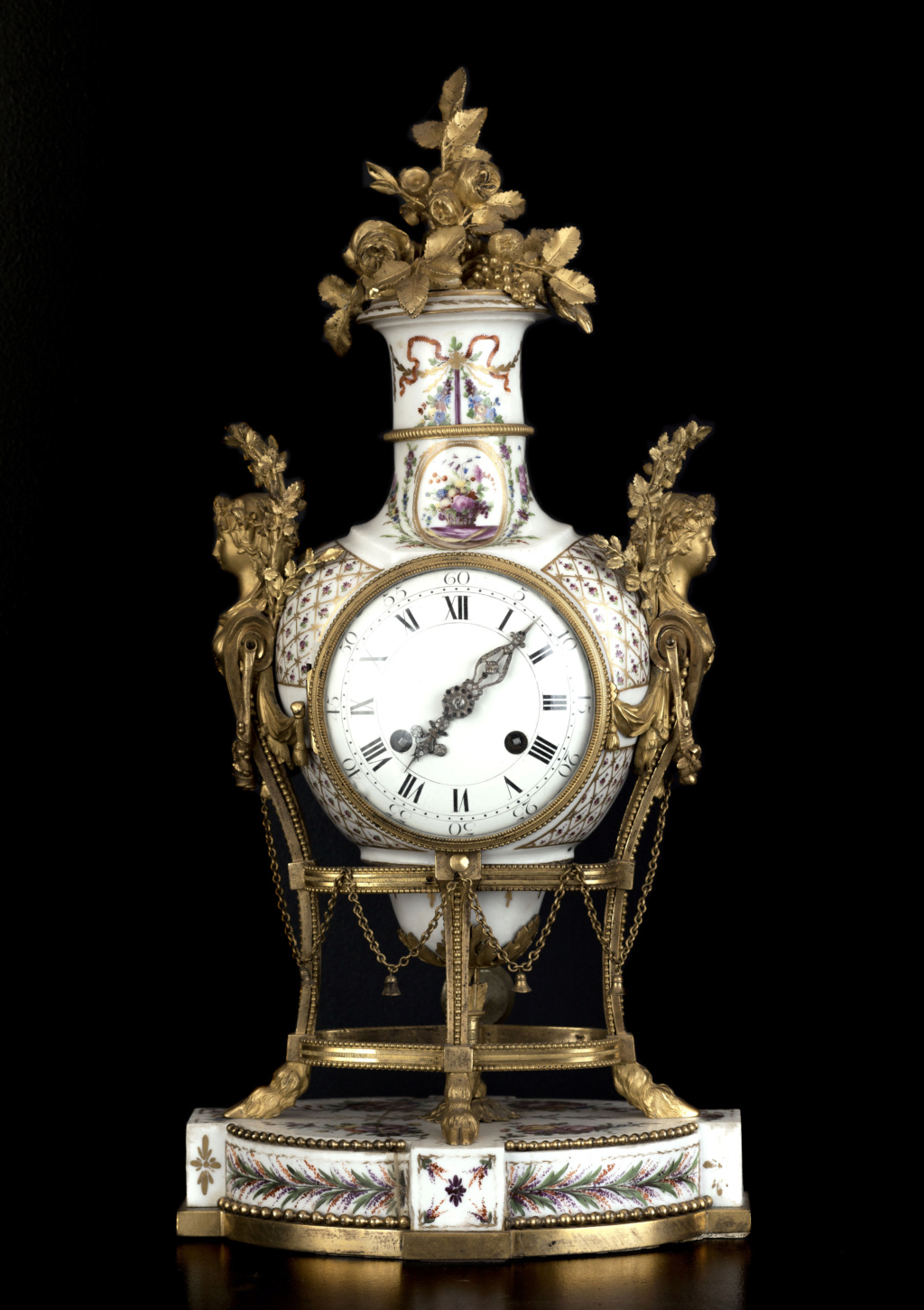 Pendules et horloges de Marie-Antoinette - Page 4 Image728