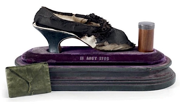 Les souliers et chaussures de Marie-Antoinette - Page 5 Image_16