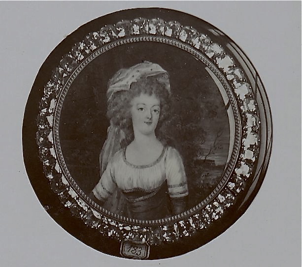 Divers portraits de Marie-Antoinette : miniatures du XVIIIe siècle (dont artistes non attribués) - Page 3 Marie-11