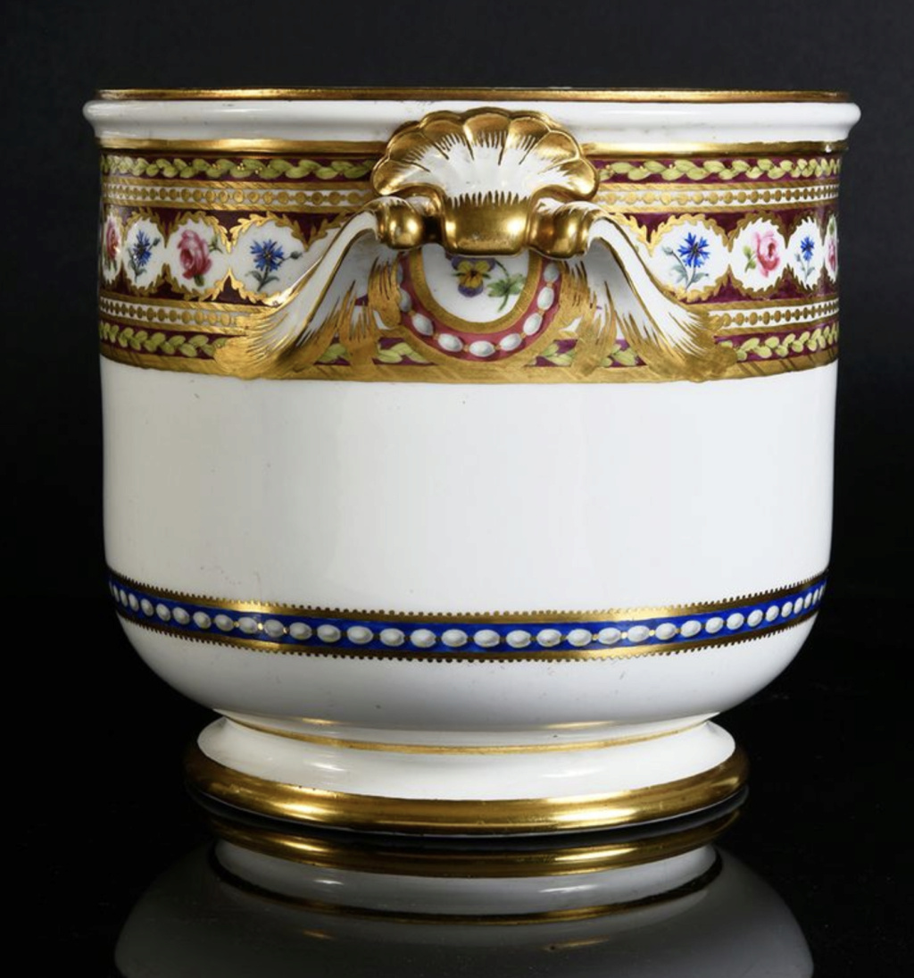 riche - Service en porcelaine de Sèvres "à décor riche en couleurs et riche en or" de Marie-Antoinette Marie-21