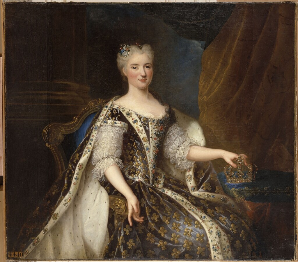 Les couronnes de la reine Marie Leszczynska et du roi Louis XV Marie10