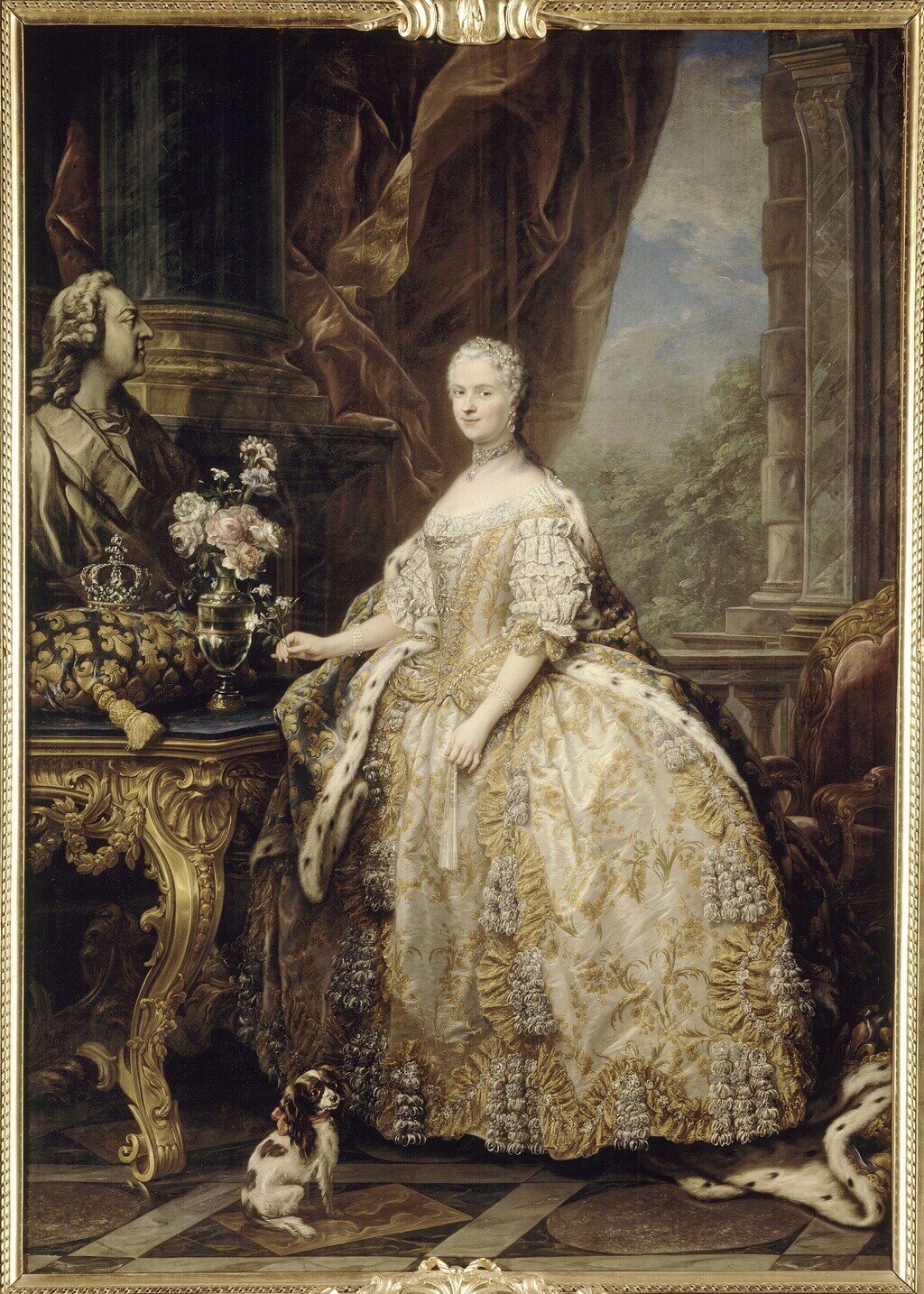 Les couronnes de la reine Marie Leszczynska et du roi Louis XV Marie12
