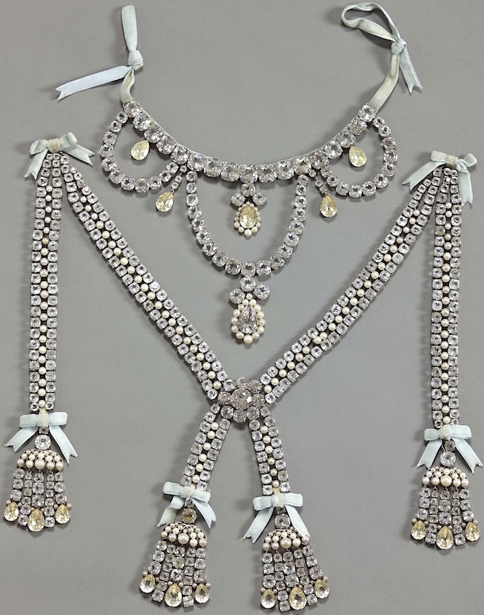 Le collier dit de la reine Marie-Antoinette (L'affaire du collier de la reine), et ses répliques Marie248