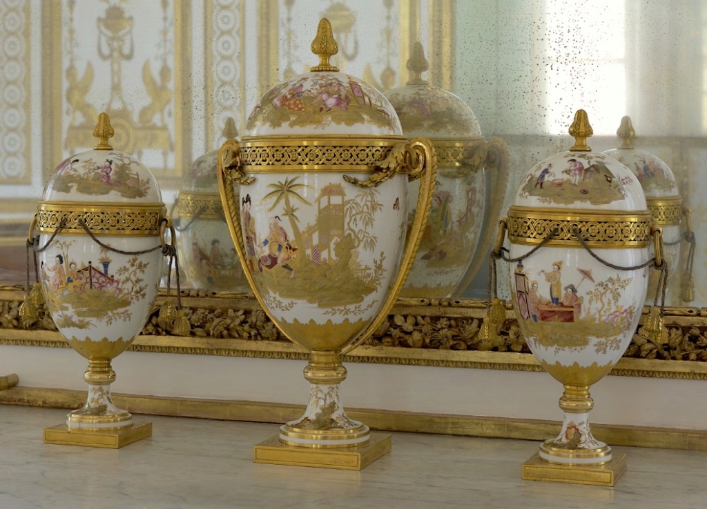 vases oeufs - Les vases "oeuf" en porcelaine de Sèvres du XVIIIe siècle Oeufs_10