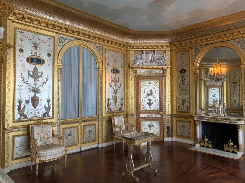 Le boudoir d'argent de Marie-Antoinette au château de Fontainebleau  - Page 2 Photo-13