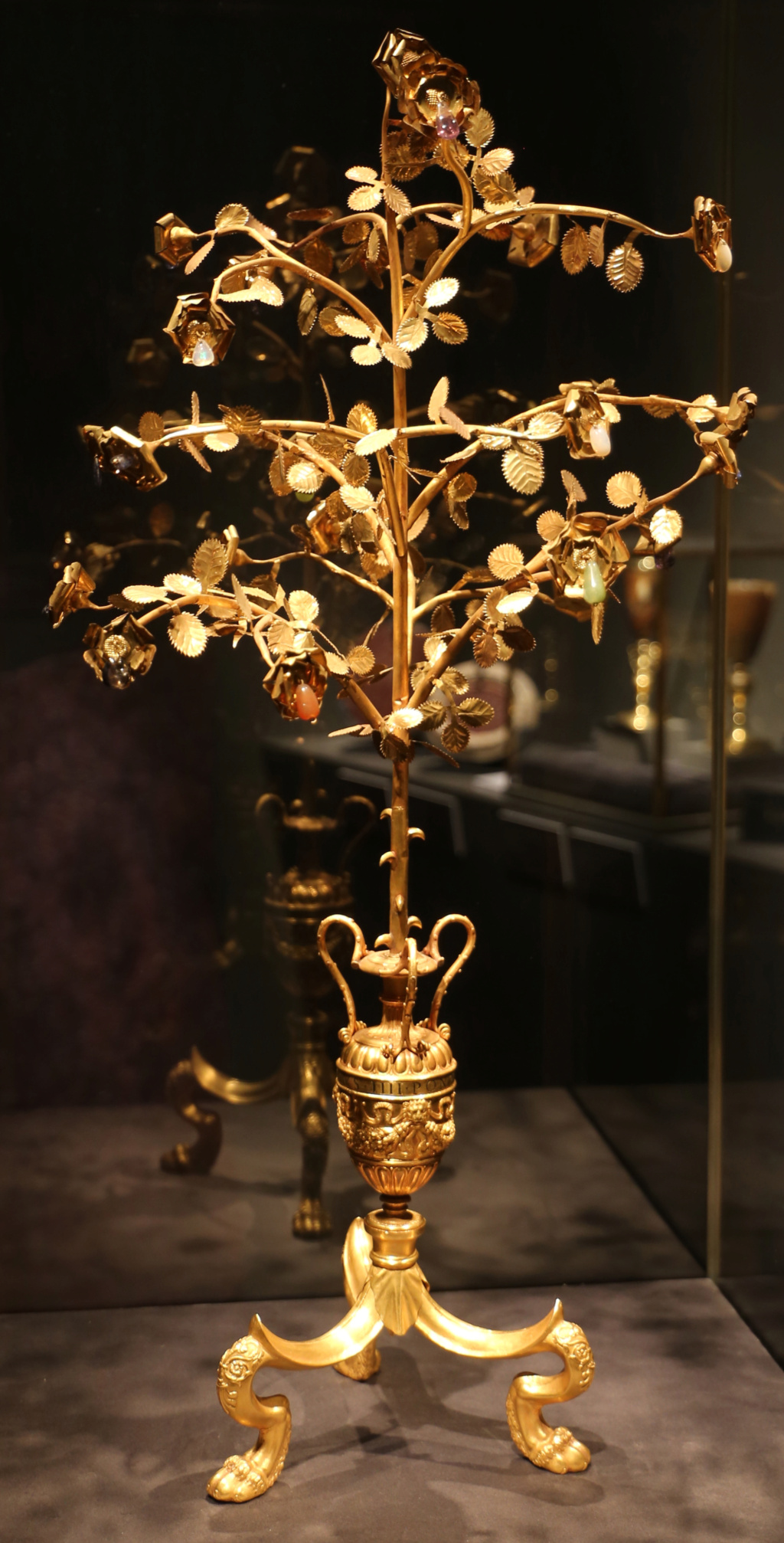 Les Roses d'or ou Roses bénites. L'exemplaire offert par le pape Clément XIV à la reine Marie-Caroline de Naples Rosa_d10