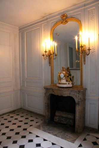 Les salles-de-bains de Marie-Antoinette à Versailles - Page 2 Sdb1ma12