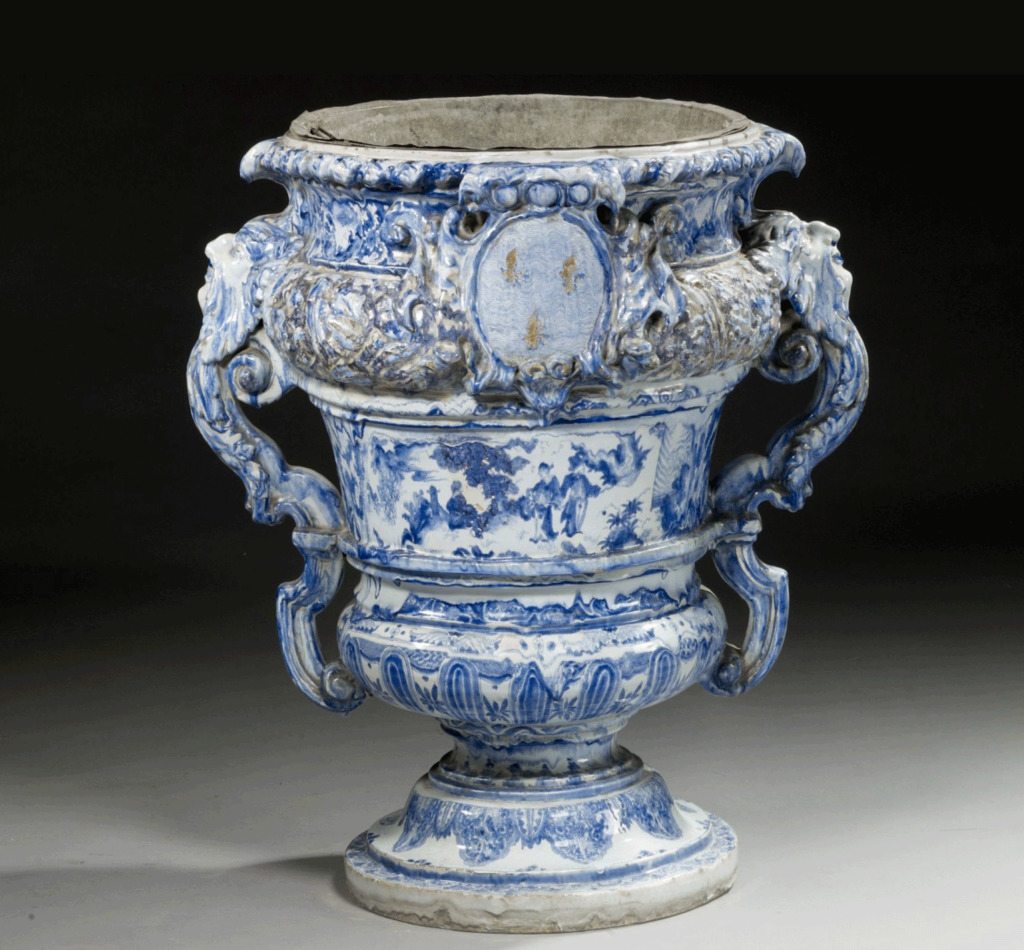 Versailles : Le Trianon de Porcelaine  - Page 2 Vase_p10