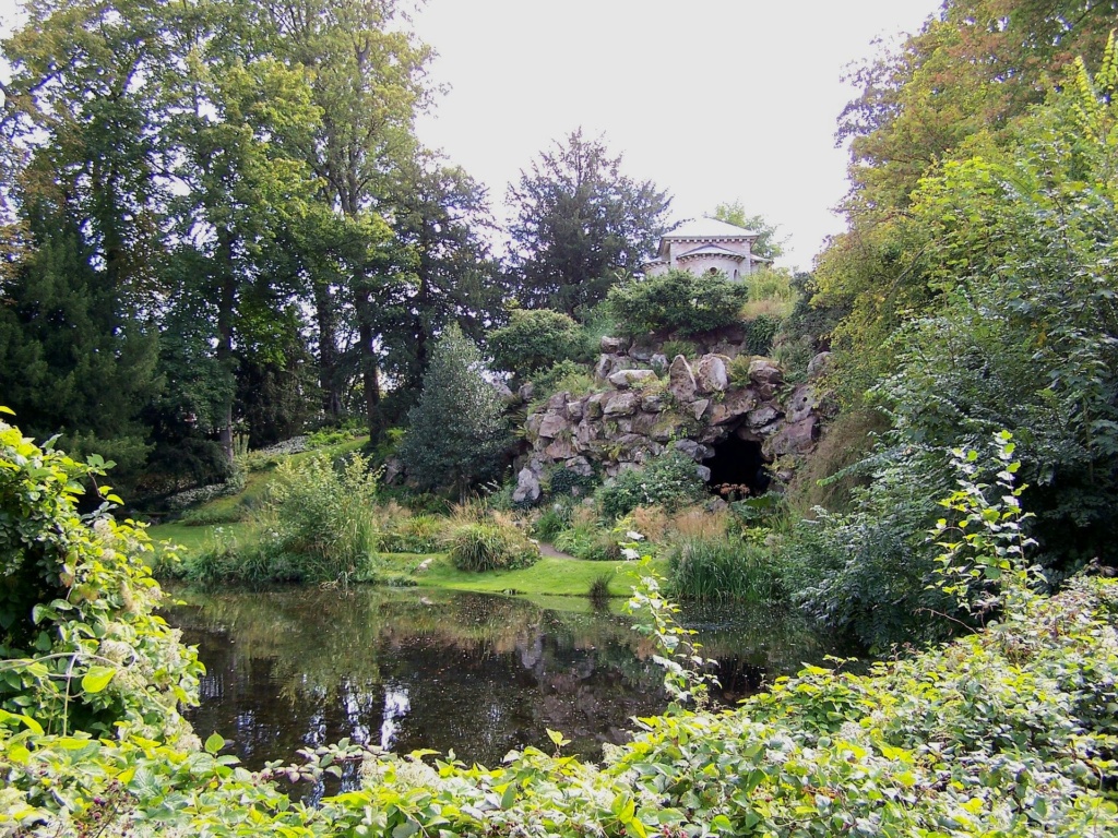 Le parc et le pavillon du comte de Provence et de la comtesse de Balbi à Versailles, aujourd'hui Parc Balbi Versai22