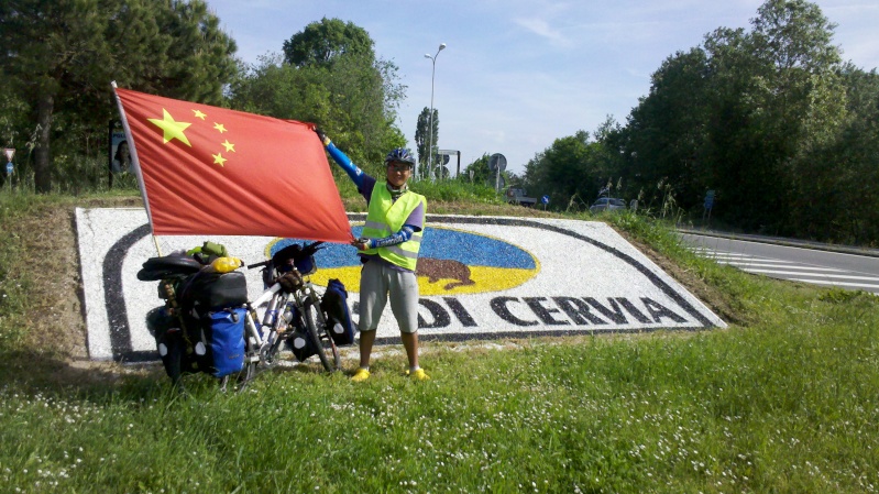 Danimarca Italia India Cina in bicicletta è il viaggio avventura di un giovane cinese. 2014-010