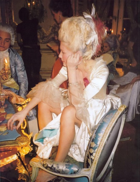 Films sur Marie-Antoinette : anachronismes et photos de tournage 2c5c3610