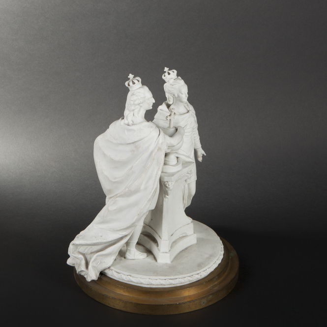 Collection : statuettes représentant Marie-Antoinette, ses proches et des figures du XVIIIe siècle 665x6611