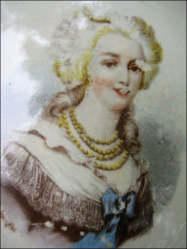 Représentations de Marie Antoinette sur assiettes et supports plats - Page 3 Brack-10