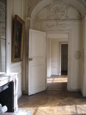 Versailles, des grands aux petits appartements de la reine - Page 3 Hallwa10