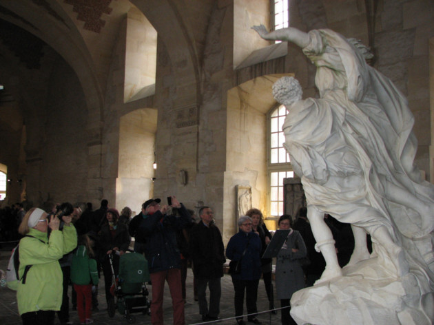 sculptures cachées de la Petite Ecurie à Versailles Ino-et10