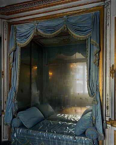 Versailles, des grands aux petits appartements de la reine - Page 3 Meridi10
