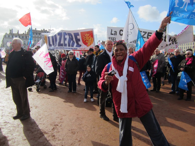 MANIFESTATION du 2 Février, dans quelles villes défendre le mariage... - Page 2 Manifp11