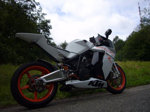 un 3 pattes de plus sur le fofo Ktm-rc11