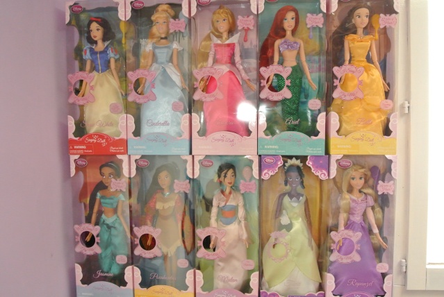 Disney Princesses Singing Dolls - Page 3 Dsc_0810