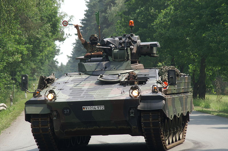 SPz MARDER 1 A5 (1/35 de Revell)(sur son socle) A2mard10