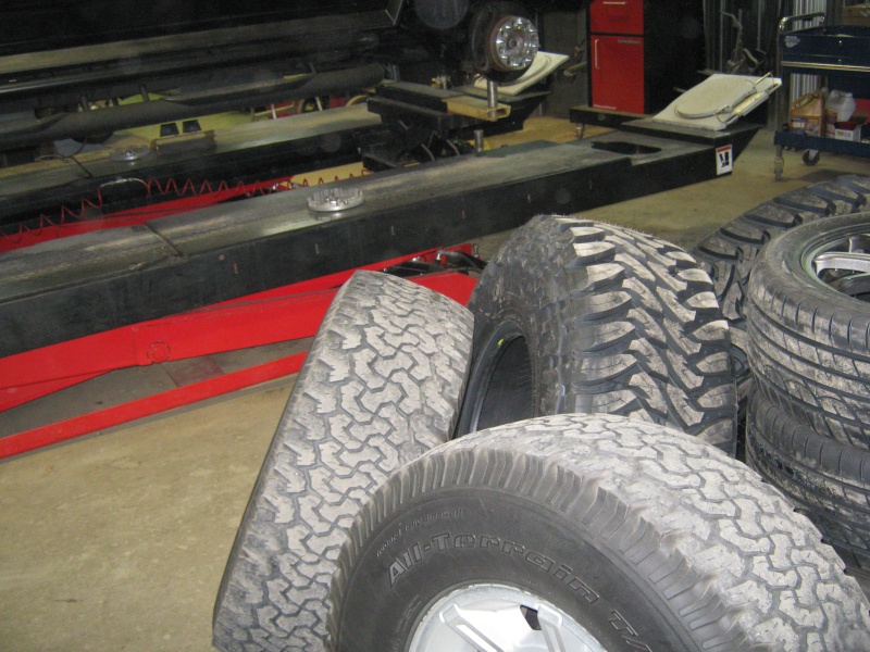 Photos de l'installation de mes nouveaux pneus Toyo M/T open country 37 X 13.50 R17 Toyo_t20