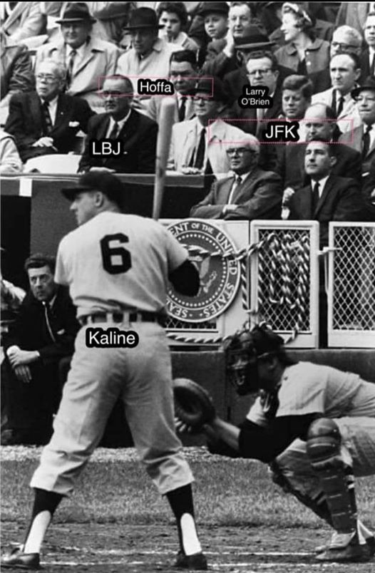 Very cool picture of Al Kaline.  I know there's a thread, but hey, one of my favorites of all times.  10415010