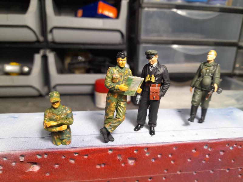 * 1/35 Tigre 1 Ausf.E du coté de Koursk Revell - Page 8 12911