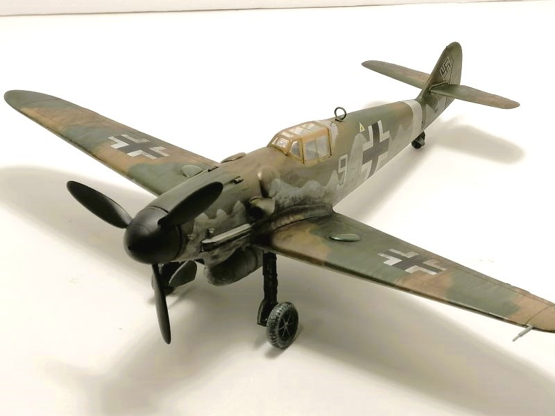 1/48     Messerschmitt Bf 109 G6     Academy  FINI!!!! - Page 2 1838