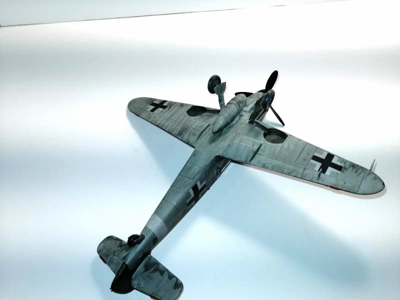 1/48     Messerschmitt Bf 109 G6     Academy  FINI!!!! - Page 2 2131