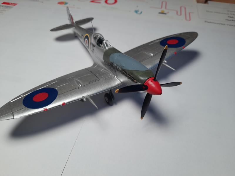 Spitfire MK.IXC late version profipack Eduard 1/48 - Page 6 6611