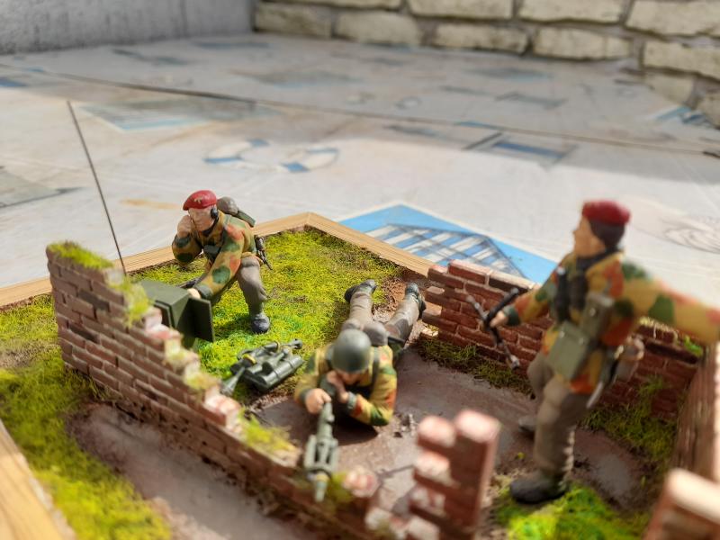 Red Devils quelque part au front 1/35 WW2 7013