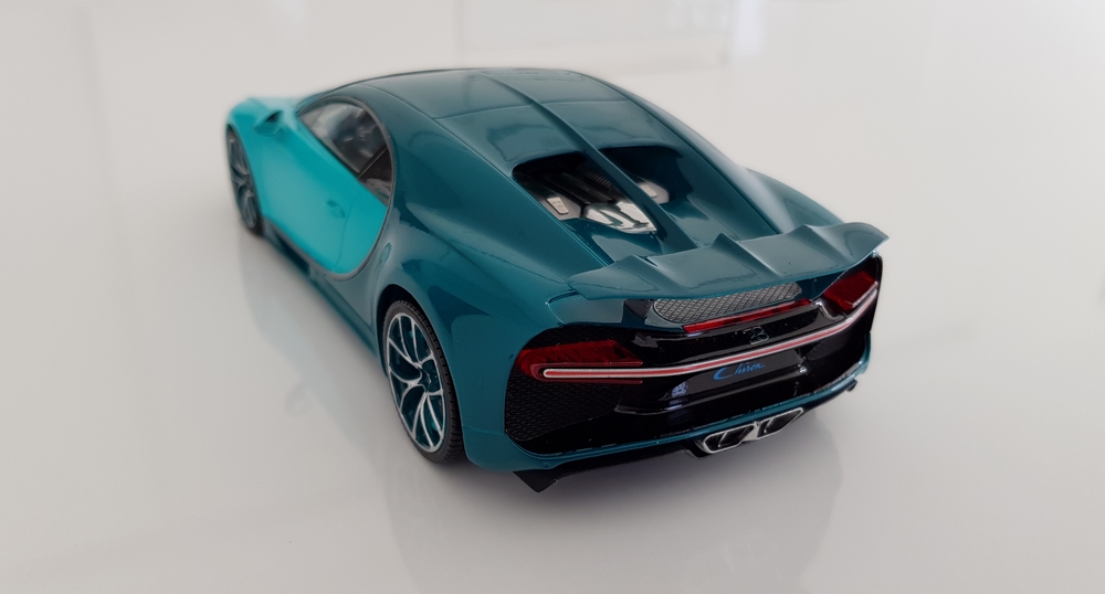 Bugatti Chiron 1/24 AlphaModels - Page 3 20191250