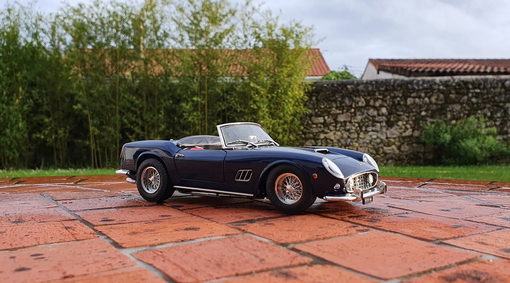 Ferrari 250 GT California - 1/24 - ITALERI 20200530