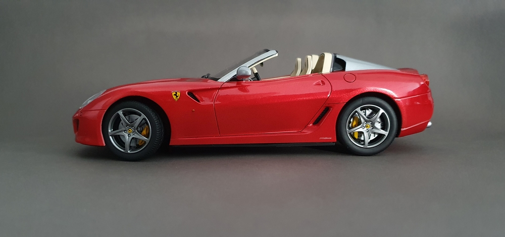 Ferrari SA Aperta - Revell 1/24 20210572