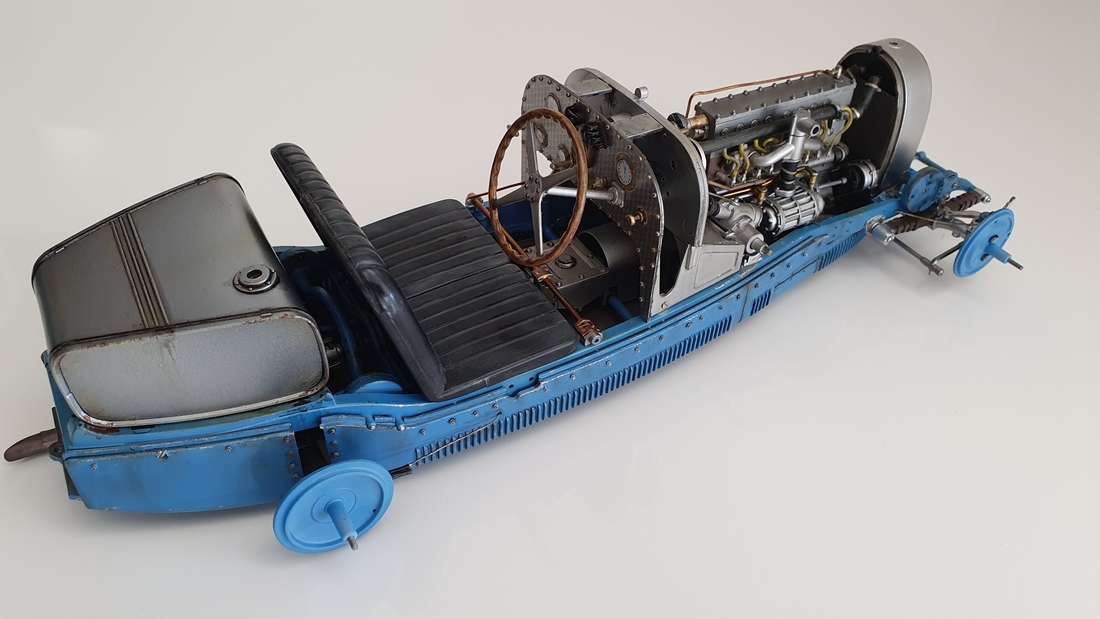 Bugatti Type 35B - 1/12 - Italeri - Page 2 20230456