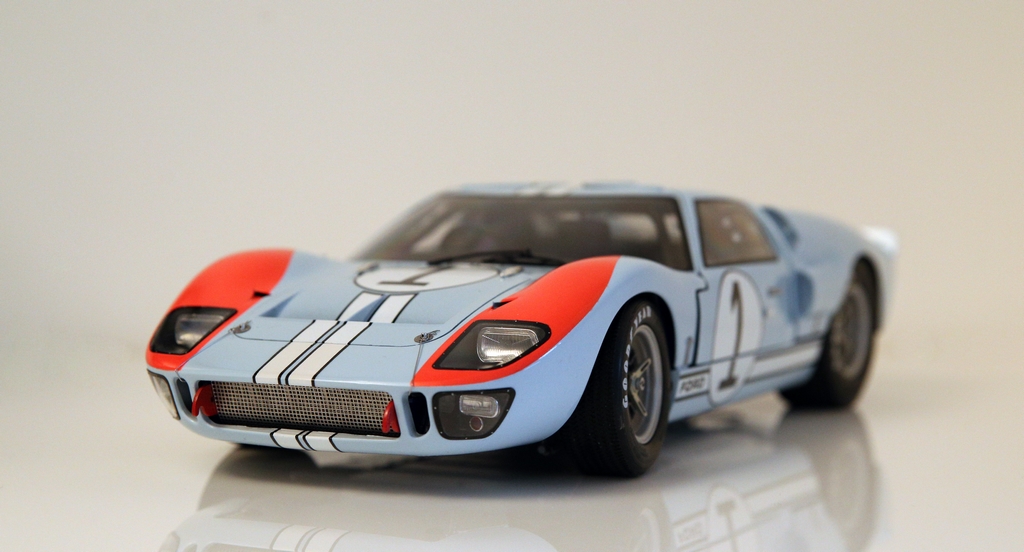 Ford GT40 de Ken Miles - 1/12 - Magnifier (=Trumpeter) - Page 4 Img_3525