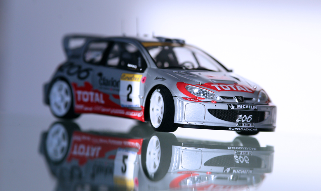 Peugeot 206 WRC 2001 - Tamiya 1/24 - Page 2 Img_3741