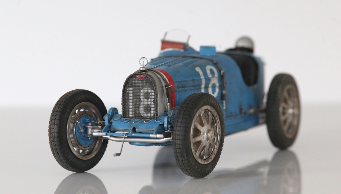 Bugatti Type 35B - 1/12 - Italeri - Page 3 Img_7225