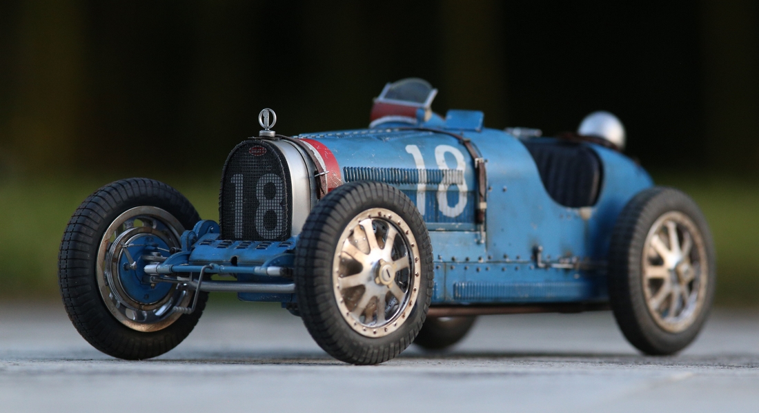 Bugatti Type 35B - 1/12 - Italeri - Page 3 Img_7236