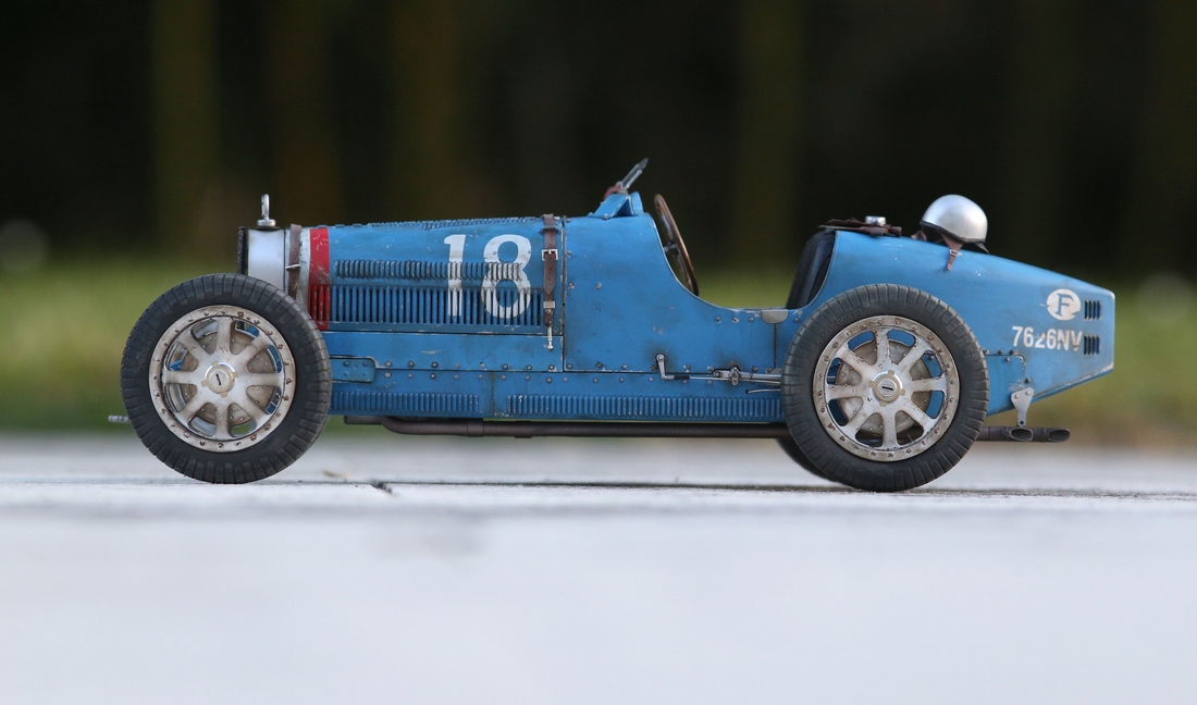 Bugatti Type 35B - 1/12 - Italeri - Page 3 Img_7237