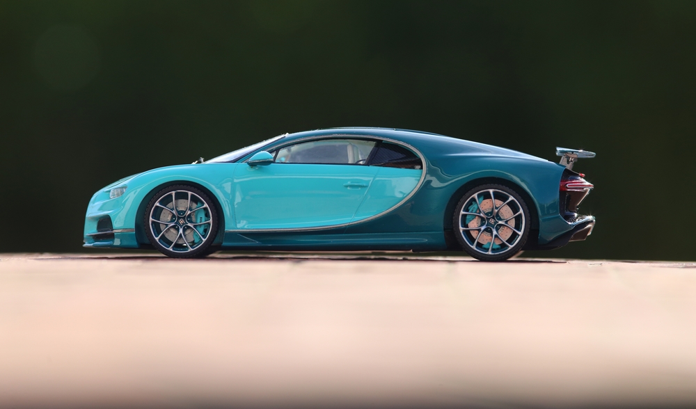 Bugatti Chiron 1/24 AlphaModels - Page 3 Img_9331