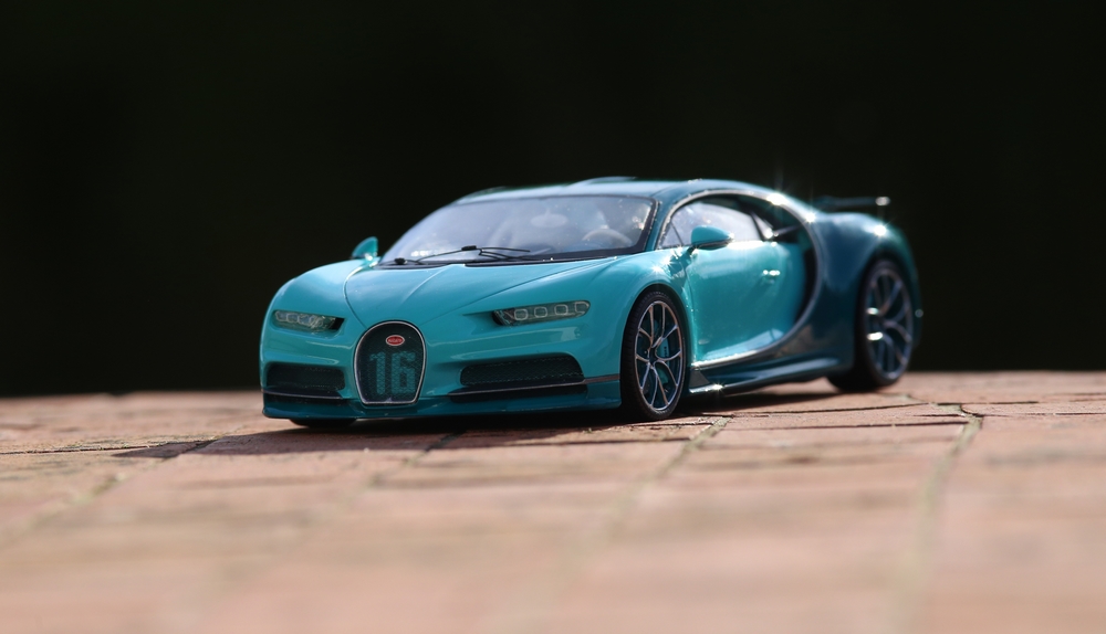 Bugatti Chiron 1/24 AlphaModels - Page 3 Img_9332