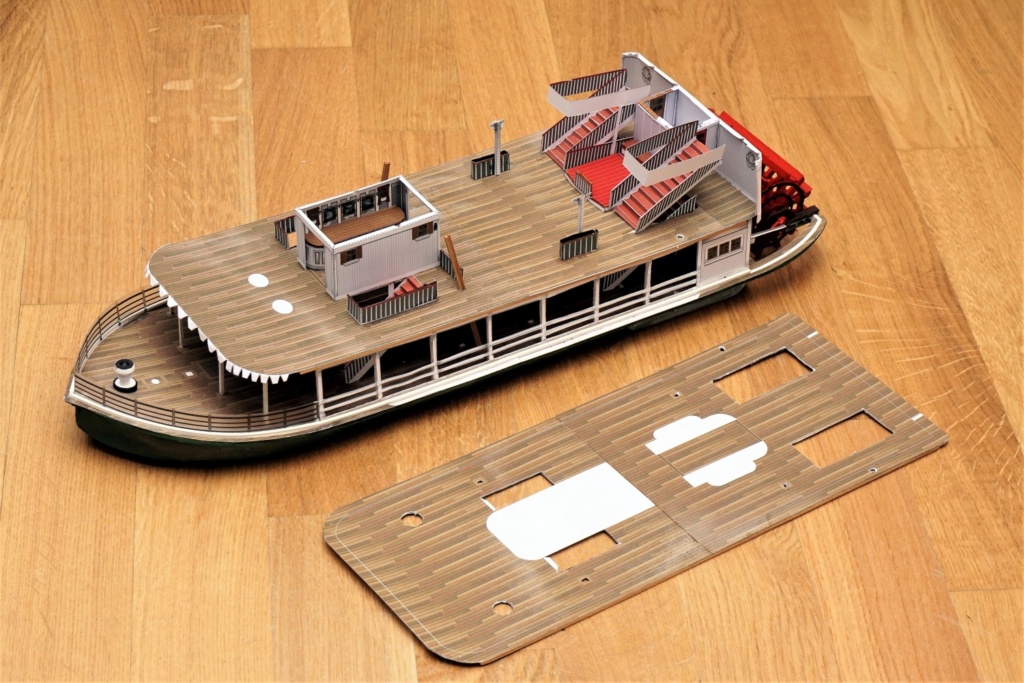 Mississippi Riverboat "Mark Twain" / 1:50, Pappe, Holz u.a.  - Seite 2 Dsc05230