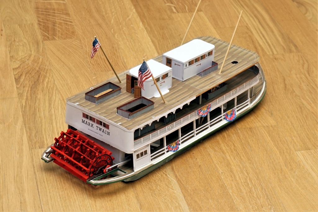 Mississippi Riverboat "Mark Twain" / 1:50, Pappe, Holz u.a.  - Seite 2 Dsc05238