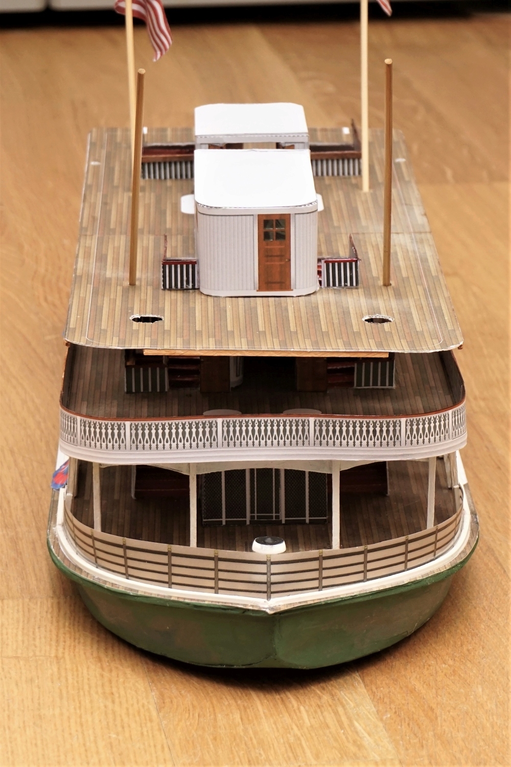 Mississippi Riverboat "Mark Twain" / 1:50, Pappe, Holz u.a.  - Seite 2 Dsc05240